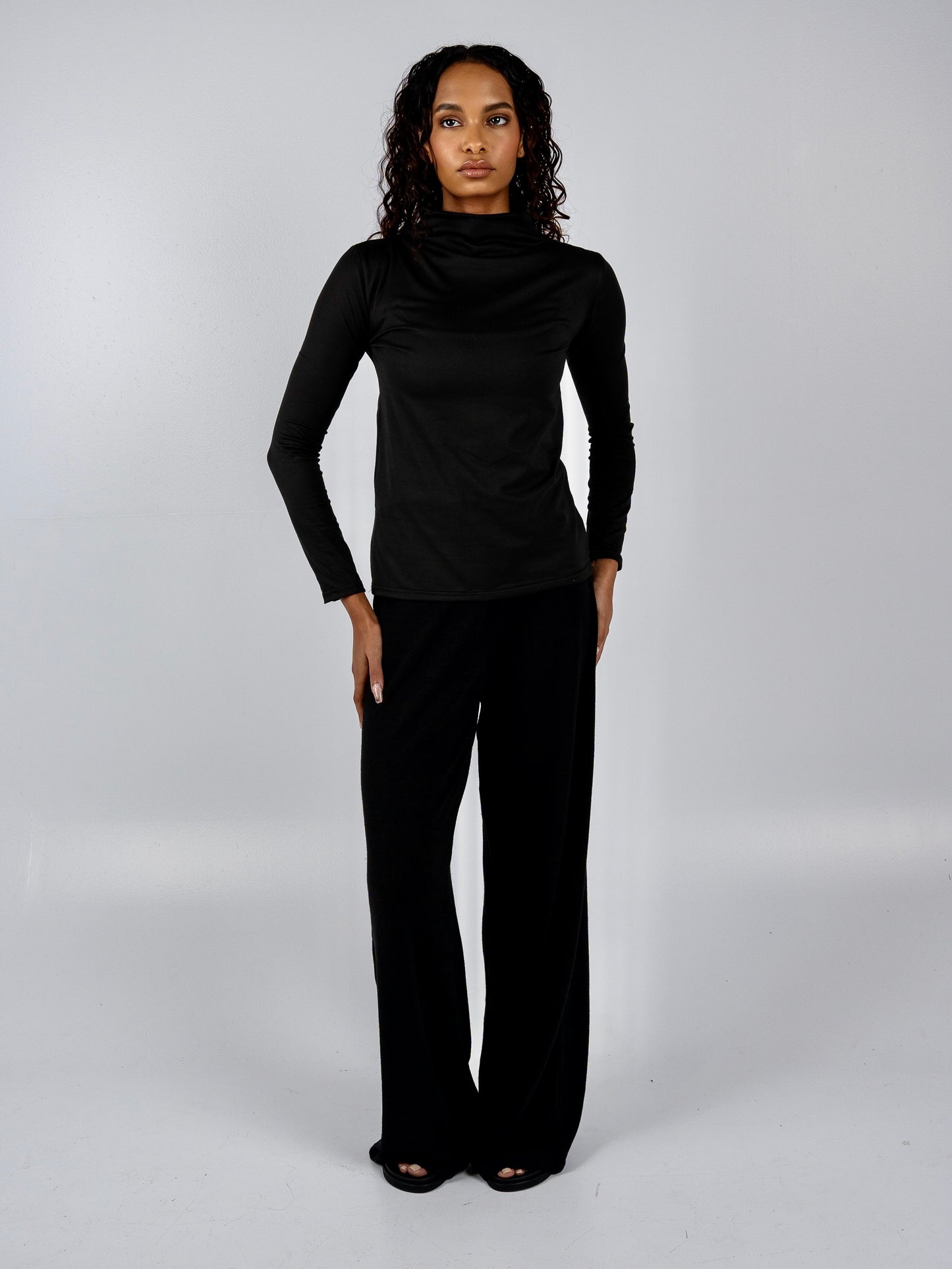 BASIC HIGH NECK TOP