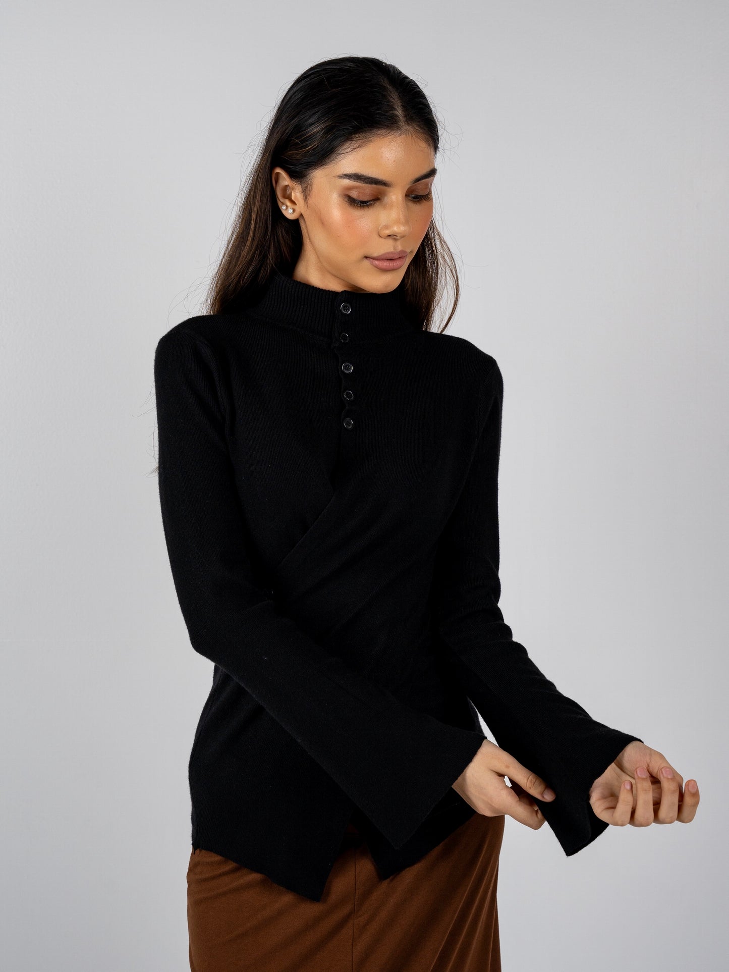 ASYMMETRIC KNIT TOP