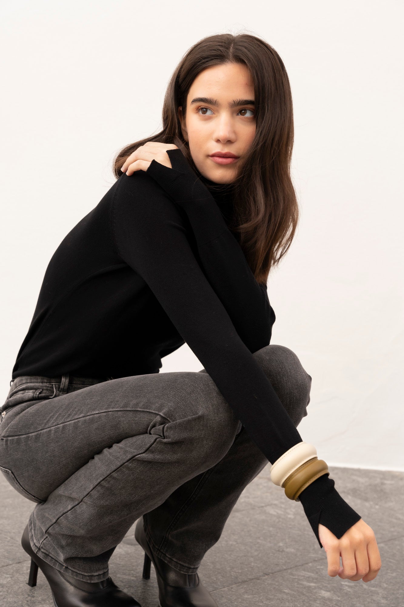 BASIC HIGH NECK SWEATER