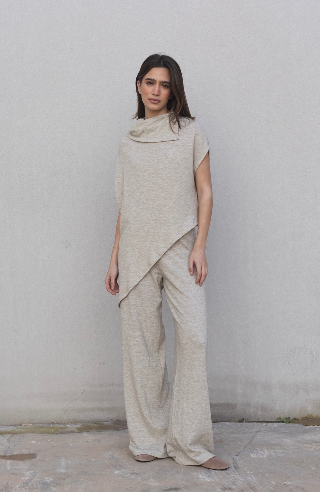 ESSENTIAL KNIT CAPE