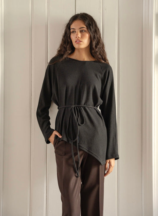 BELTED KNIT TOP